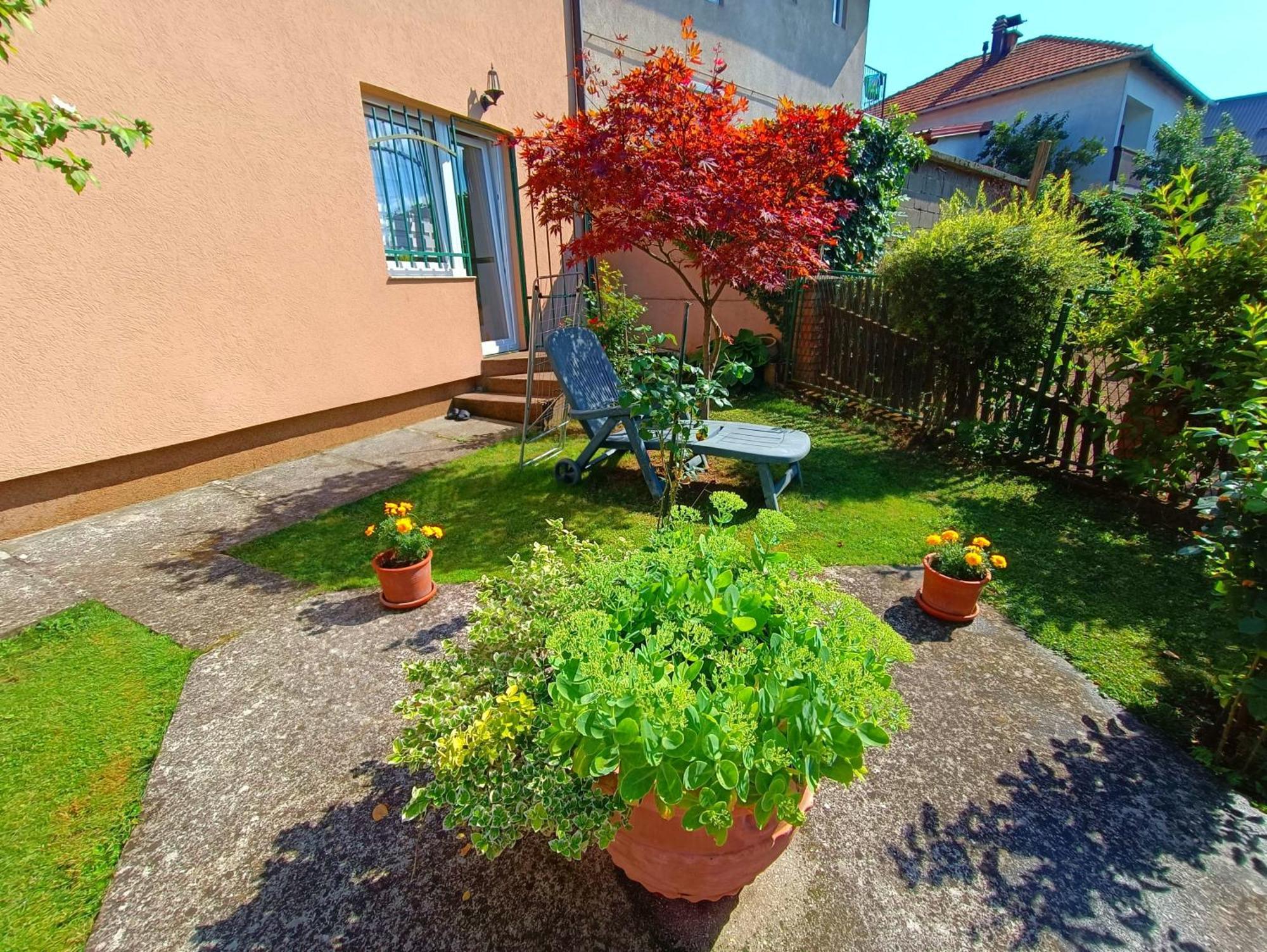 Апартаменты Garden Free Parking Сараево Номер фото