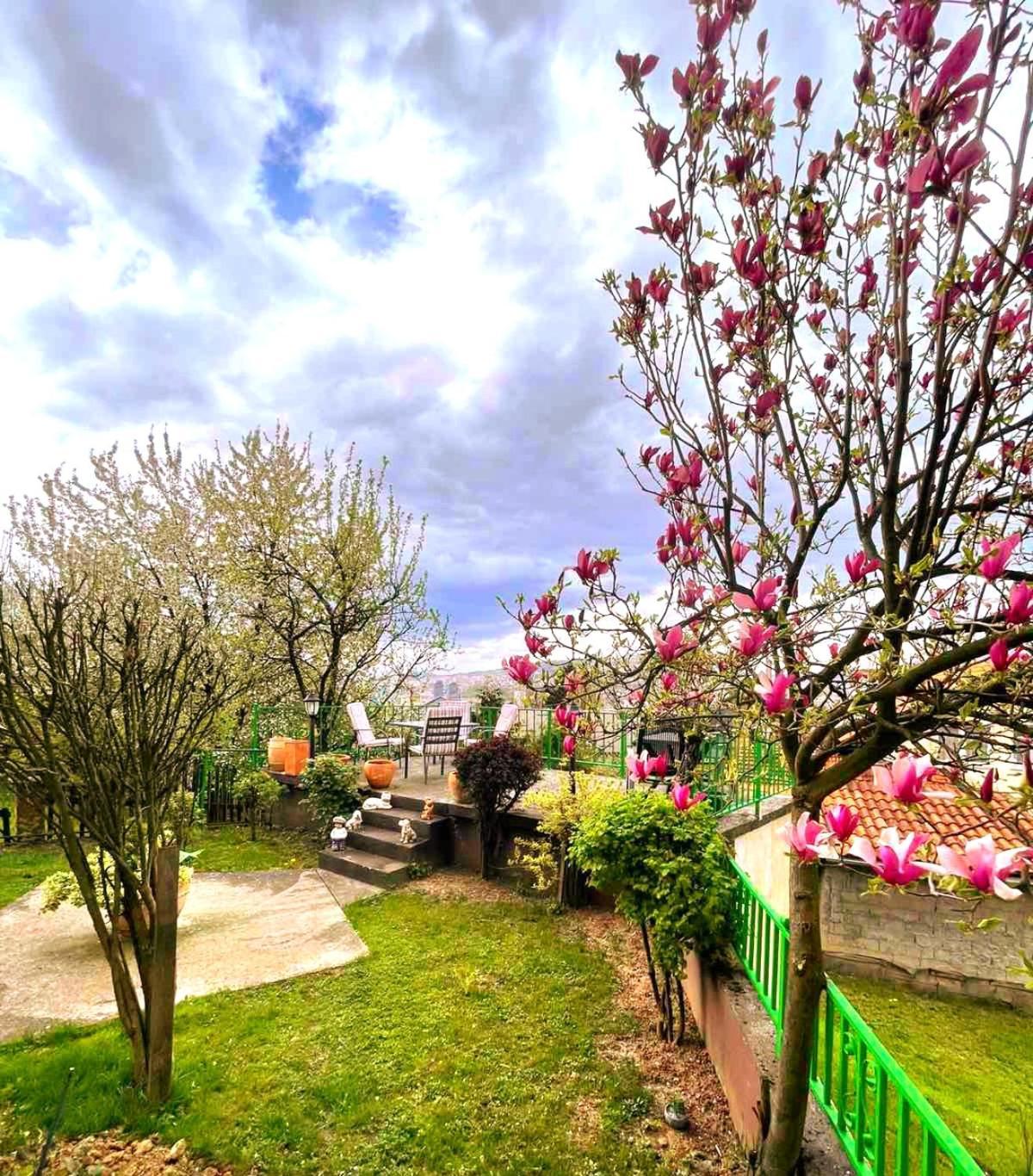 Апартаменты Garden Free Parking Сараево Экстерьер фото